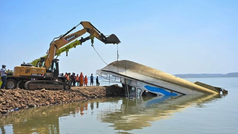 12_05_2026-jabalpur_bargi_cruise_accident.jpg
