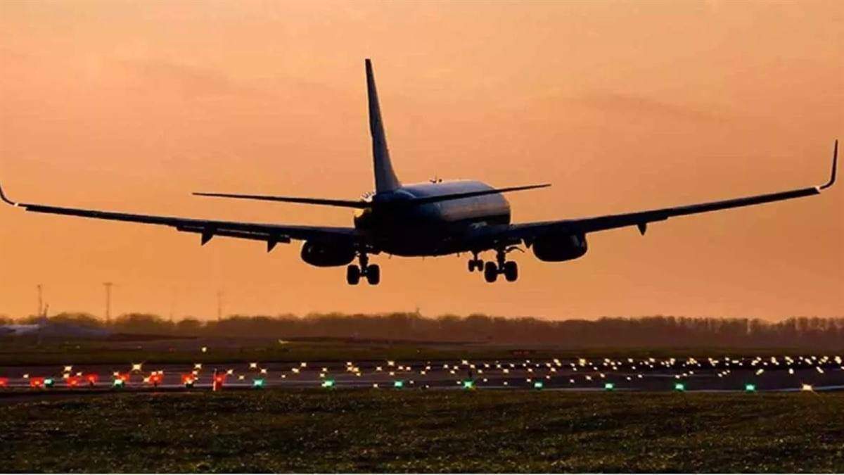 22_05_2026-flight_makes_emergency_2026522_233434.jpg