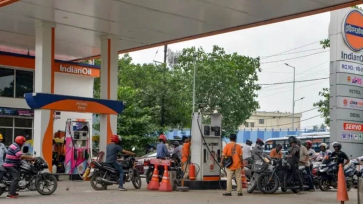 23_05_2026-petrol_and_diesel_price_1_2026523_21479.jpg