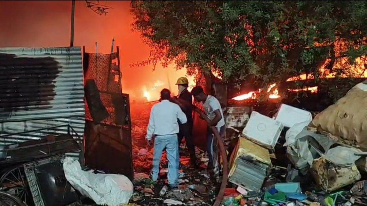 20_06_2026-fire_at_a_warehouse.jpg