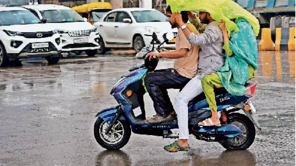24_06_2026-indore_me_rain_fall_pre_monsoon.jpg