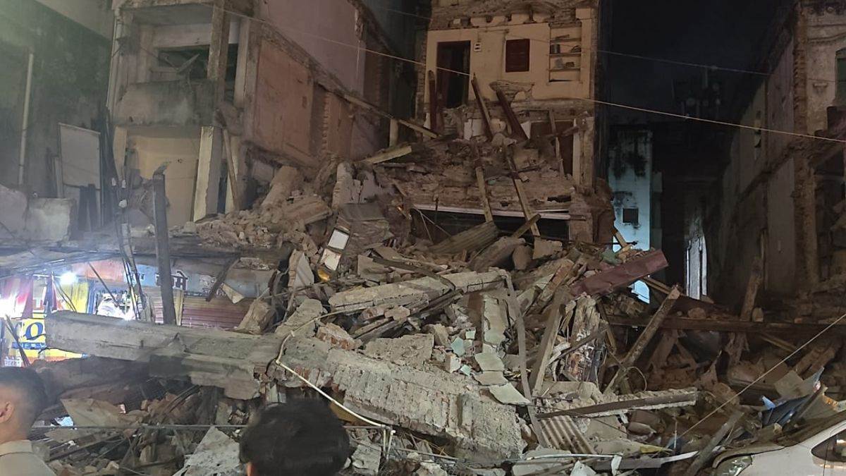 07_07_2026-three_story_building_collapsed.jpg