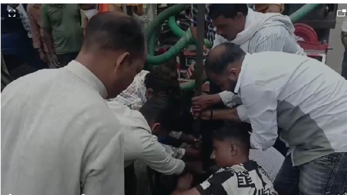 07_07_2026-ujjain_me_rescue_karte_team.jpg