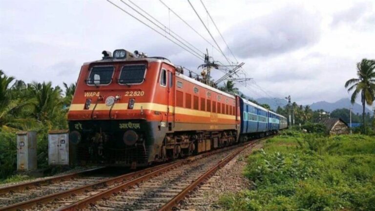 14_07_2026-indore_mumbai_train.jpg