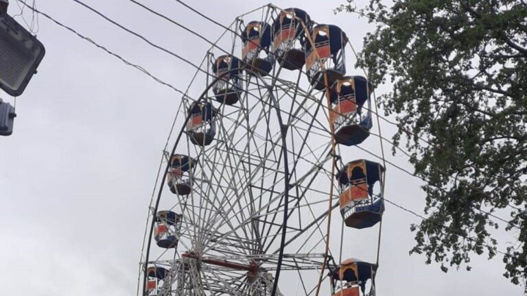 23_07_2026-swing_ride.jpg