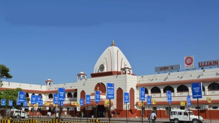 11_08_2026-platform_change_ujjain_railway_station_2026811_94213.jpg
