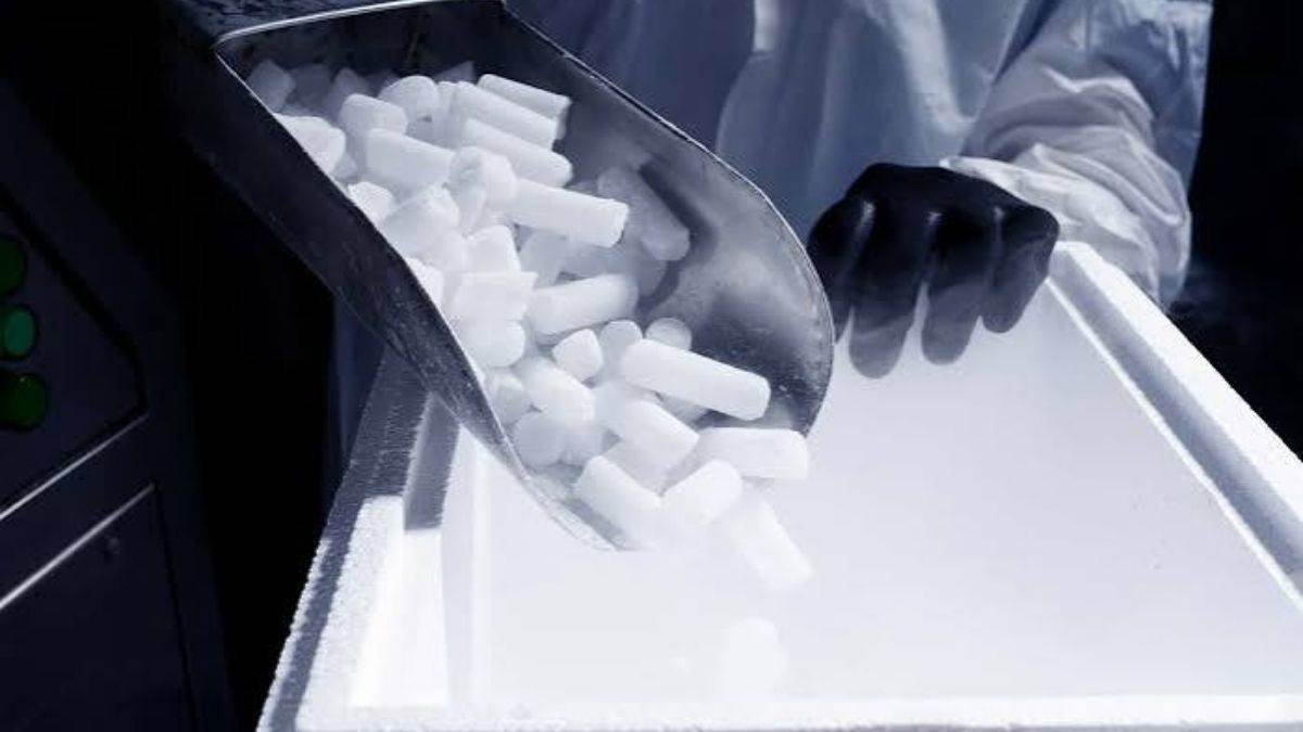 15_08_2026-dry_ice.jpg