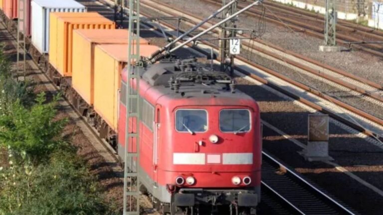 19_08_2026-railway_board.jpg
