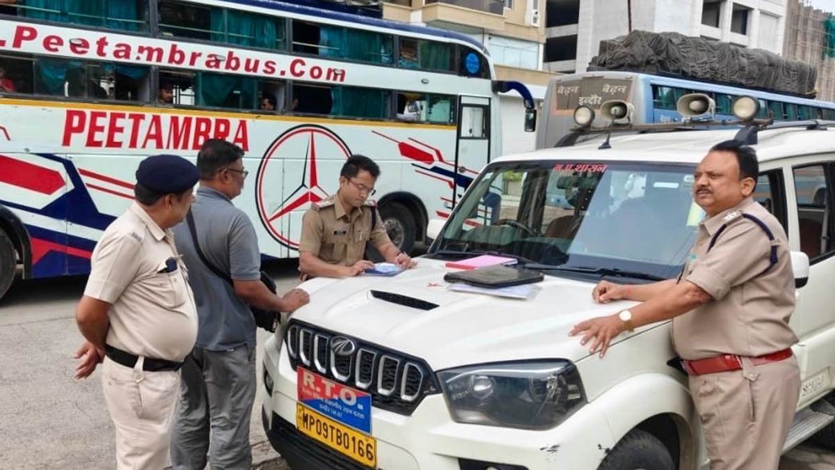 27_08_2026-indore_bus_overloading_fine_2026827_83354.jpg