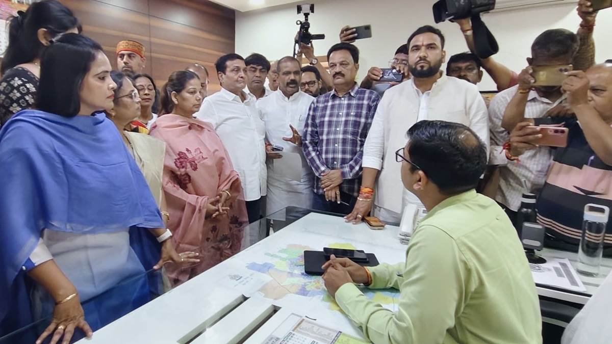 31_08_2026-rahul_gandhi_in_indore_mp.jpg