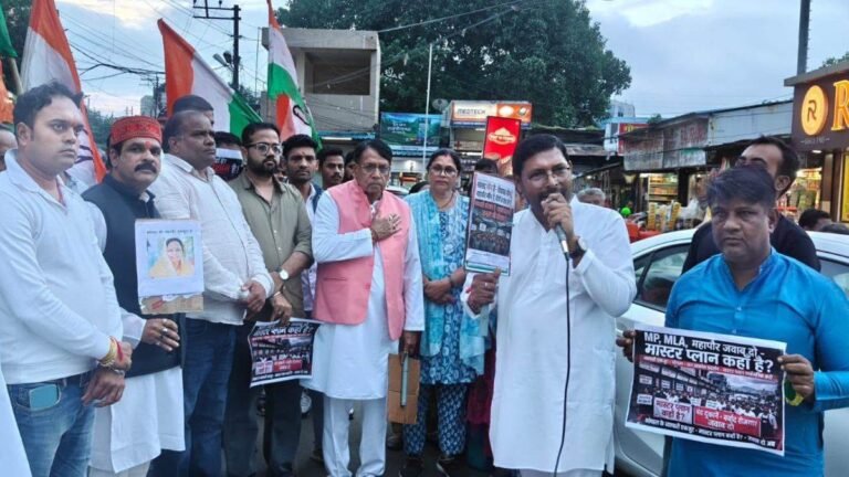 06_09_2026-bhopal_sealing_protest.jpg
